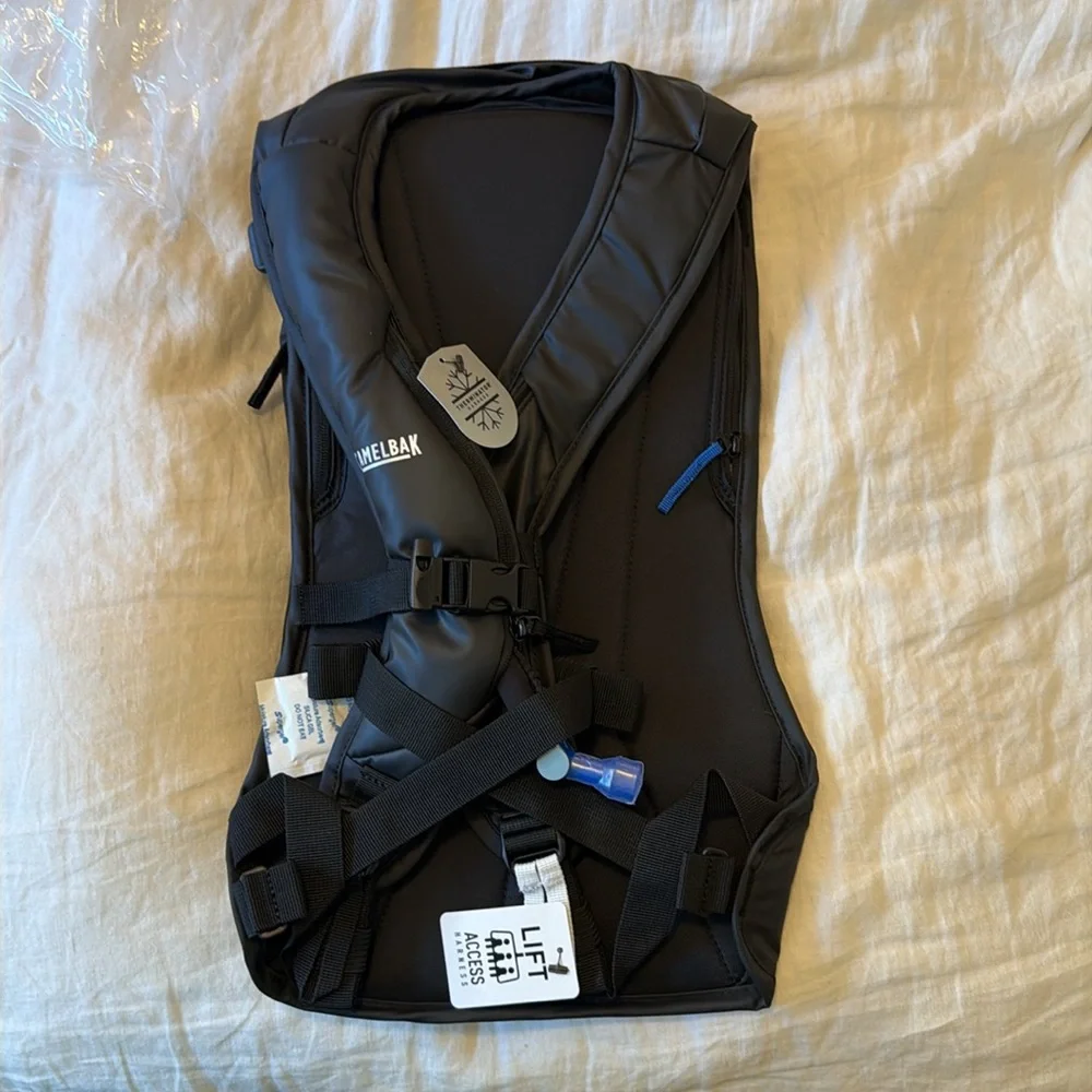 NWT CamelBak Powderhound 12 Ski Hydration Backpack 2L Black/White